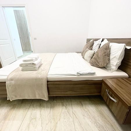 Central Adress Dd20 Bukares Bagian luar foto